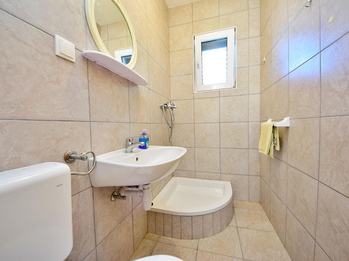 Holiday Home Tina - Hvr501 By Interhome Gdinj Экстерьер фото