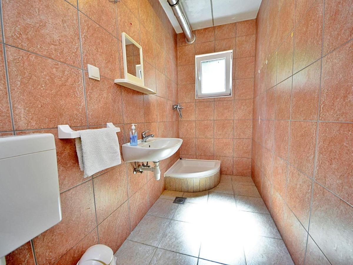 Holiday Home Tina - Hvr501 By Interhome Gdinj Экстерьер фото